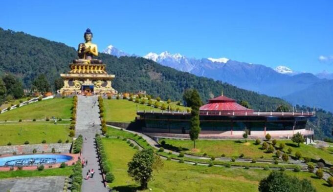 Foreign Tourists Can Now Visit Sikkim by Applying for RAP and PAP Online